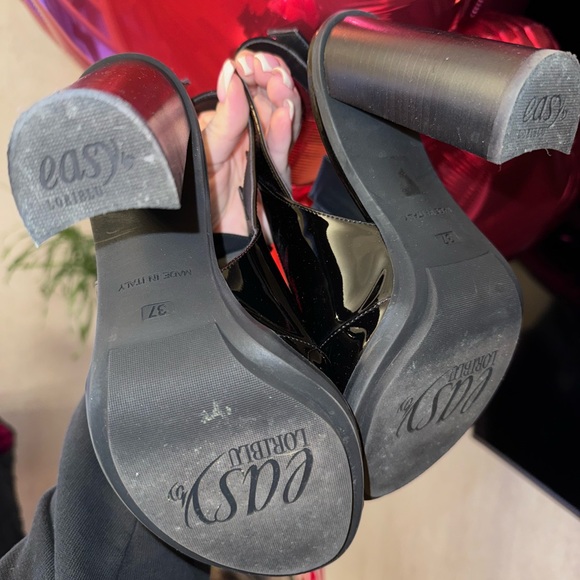 Shoes - Picture 4 of 4